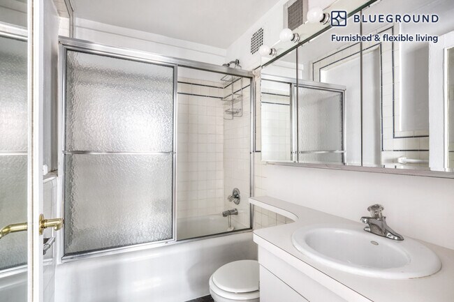 Building Photo - 150 E 39th St