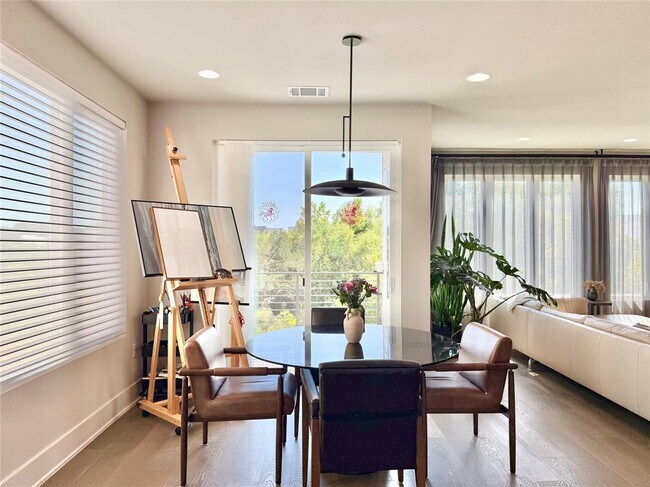 Building Photo - 7915 Floracita Ln