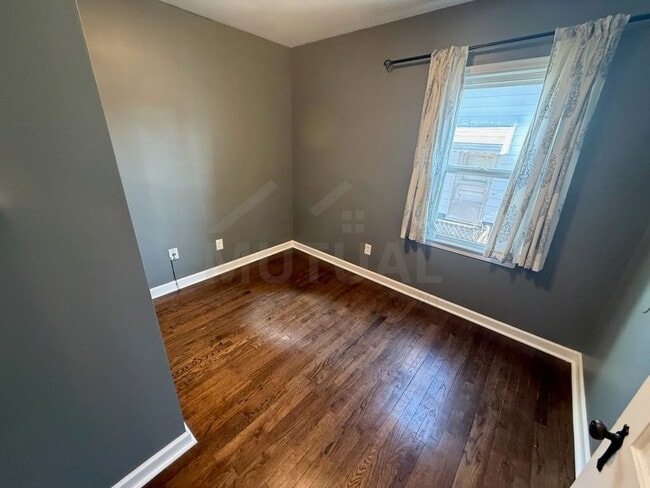 Building Photo - 389 Channing St