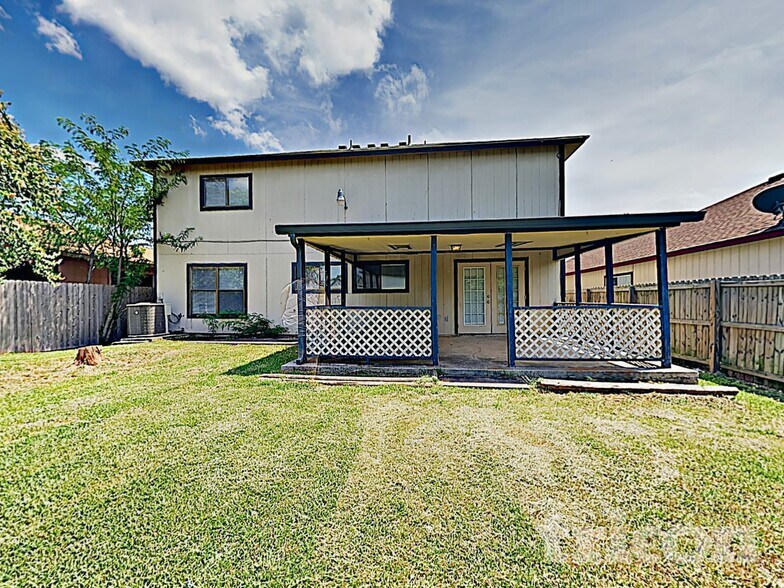 Building Photo - 8015 Chestnut Barr Dr