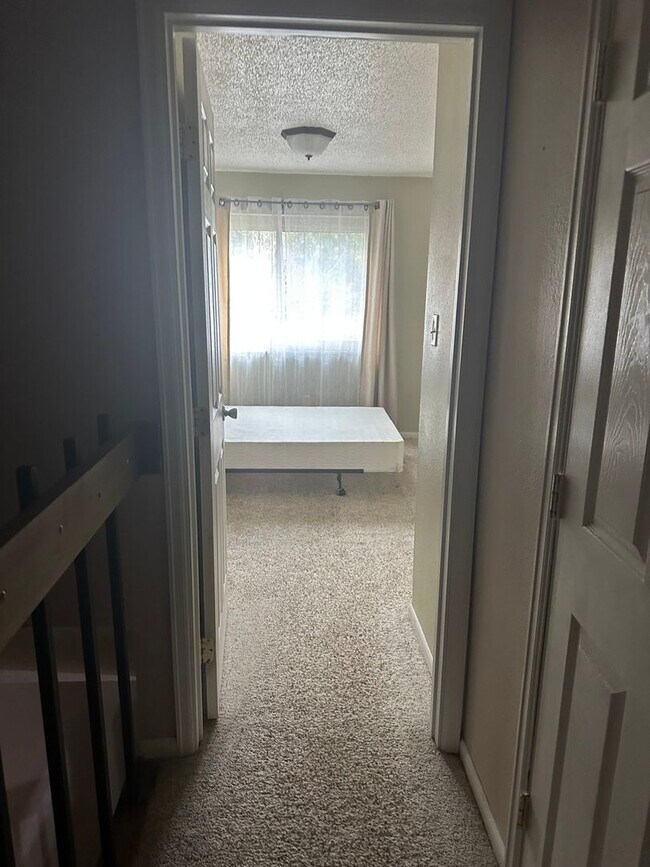 Building Photo - Spacious 2BR Condo in Denver