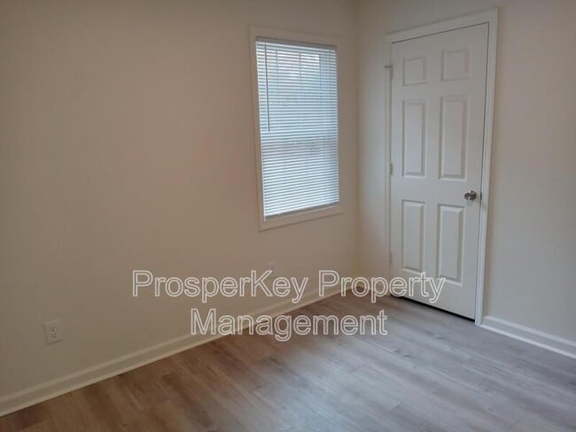 Building Photo - 9 Hidden Valley Ct