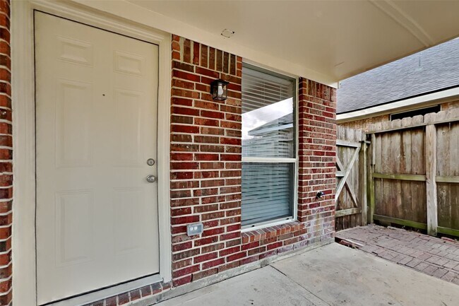 Building Photo - 6723 Carrington Ridge Ln