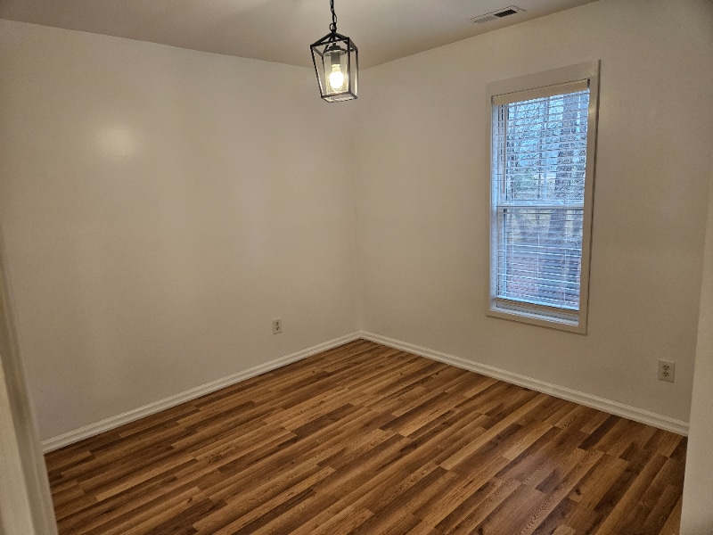 Building Photo - 1910 Bromwich Rd