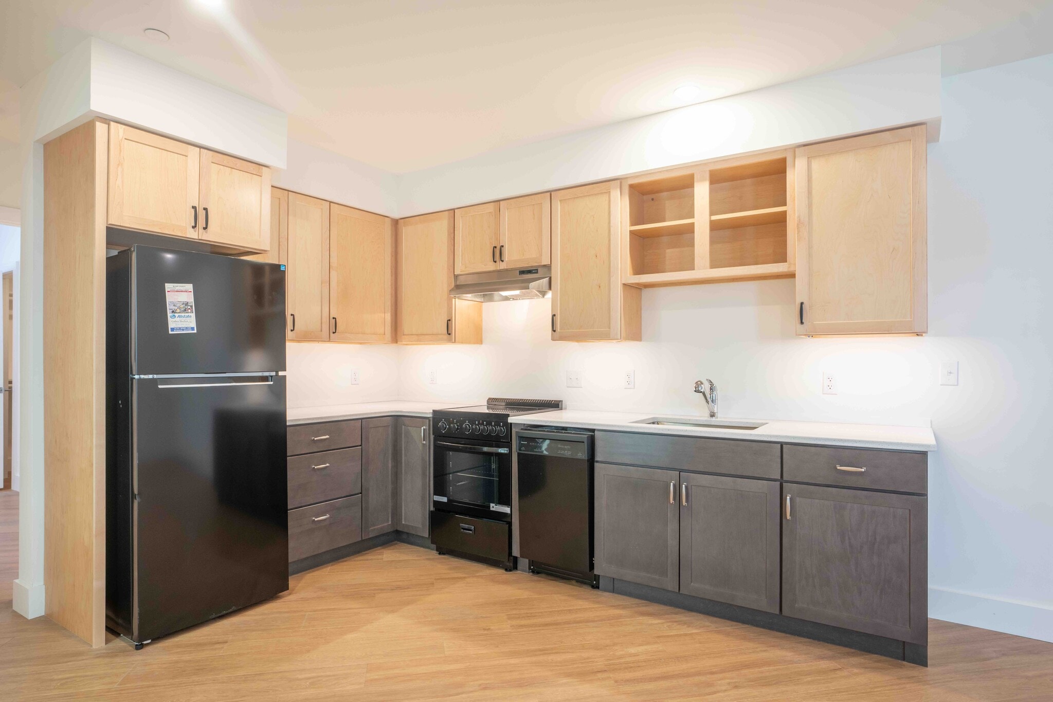 Quartz countertops, Energy Star ref + DW - 517 18th St