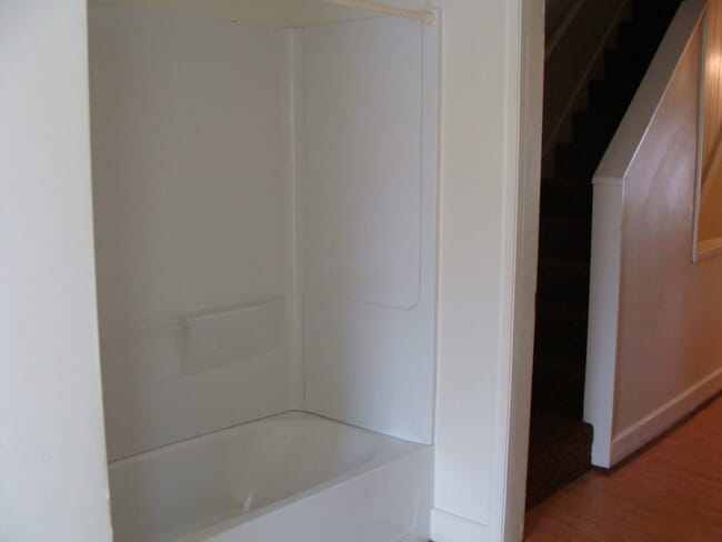 Building Photo - Pet Friendly 3 Bedroom House Near Revs Stadium!