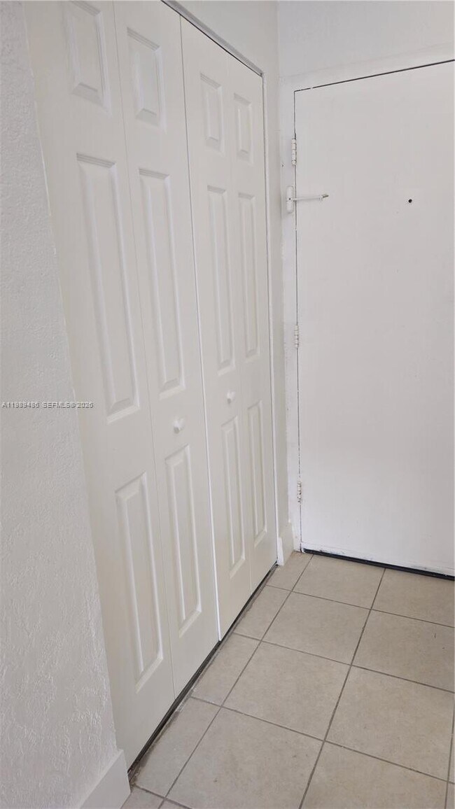 Building Photo - 4550 NW 9th St