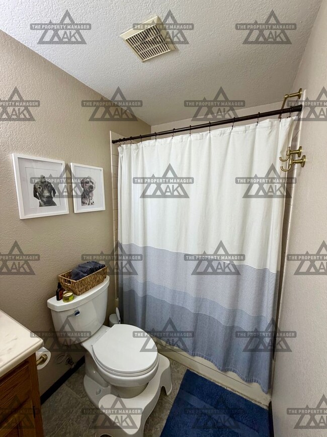 Building Photo - Spacious North Pole Home | 3 Bed, 2 Bath | Fenced Yard + Pet Friendly