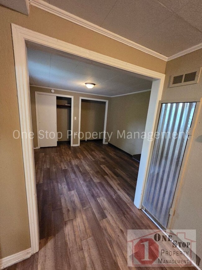 Building Photo - Cute Studio Apartment with 1 Bath in Independence!