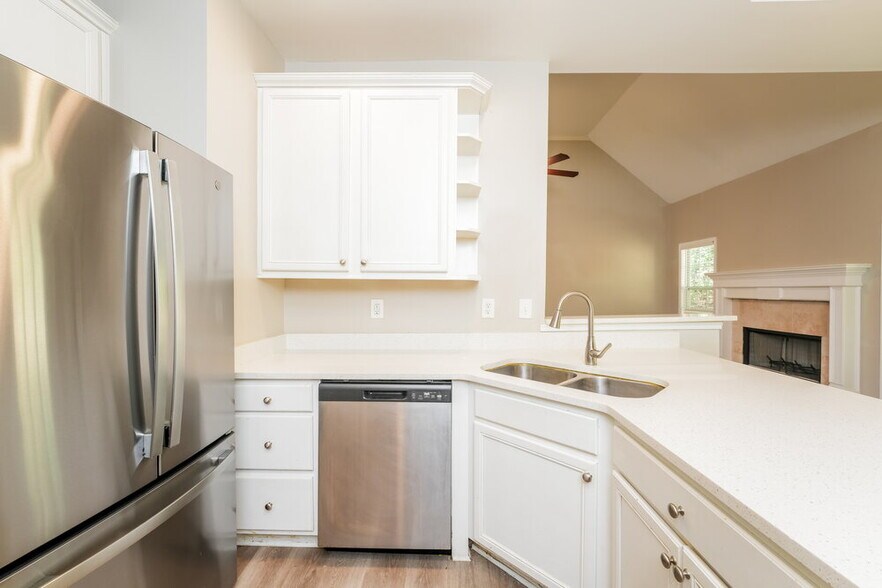 Building Photo - 65 Stephanie Ln