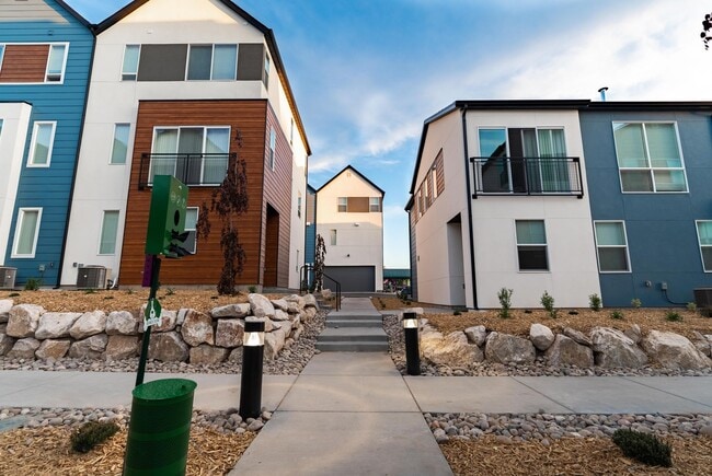 Building Photo - 3870 S 590 E