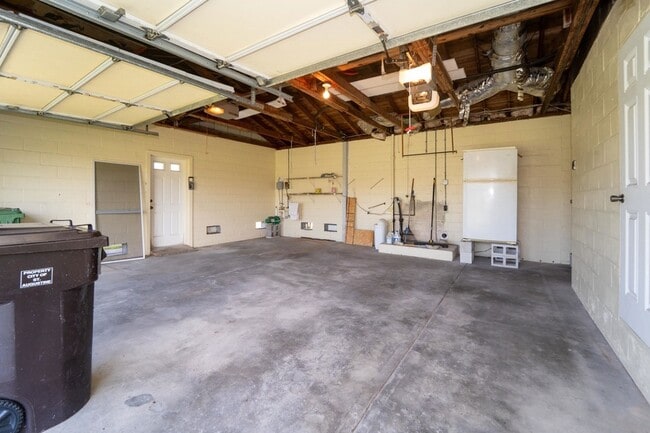 Building Photo - 61 Avista Cir