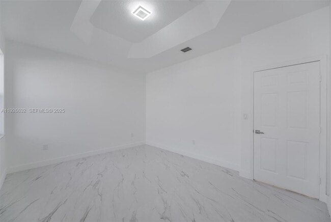 Building Photo - 5290 SW 134th Ave