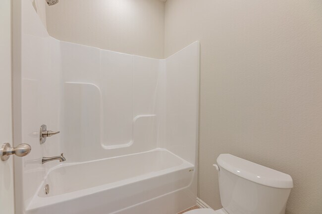 Building Photo - 1504 Casuarina Dr