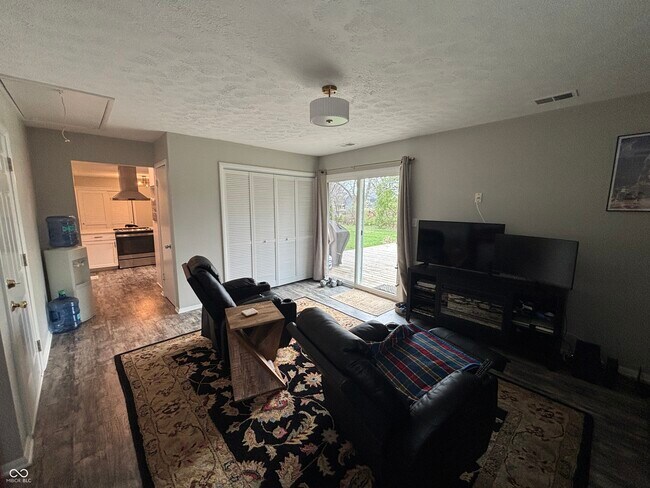 Building Photo - 41 Blairsden Ave