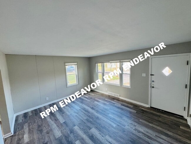 Building Photo - 2Bed/1Bath Available NOW!