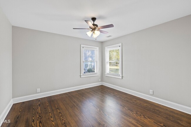 Building Photo - 209 S Walnut St