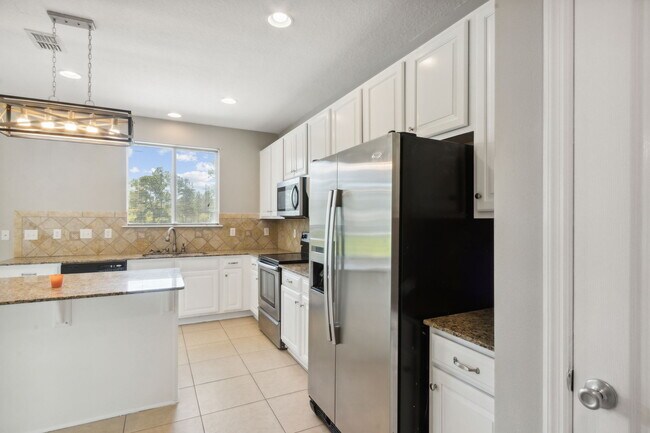 Building Photo - 12677 Pine Marsh Way