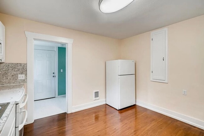 Building Photo - Updated 2BR Home in Marysville – Spacious Garage, Decks & RV Parking!