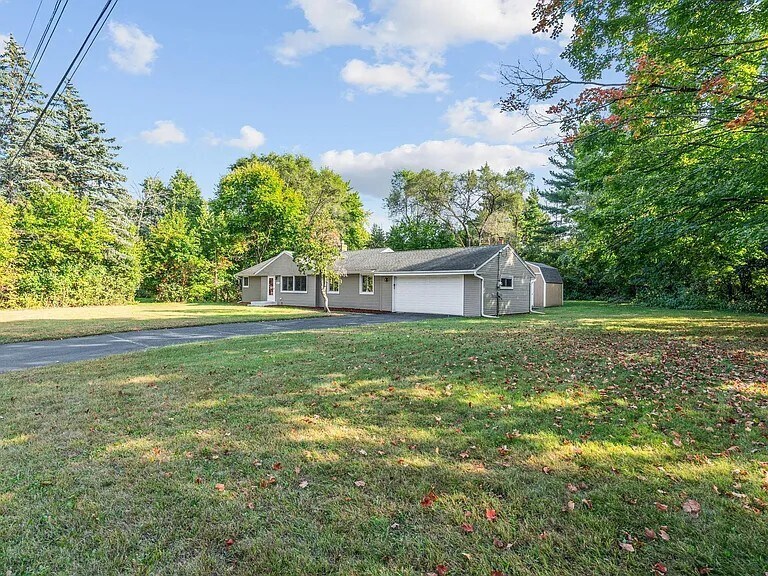 Building Photo - 609 82nd Ave N