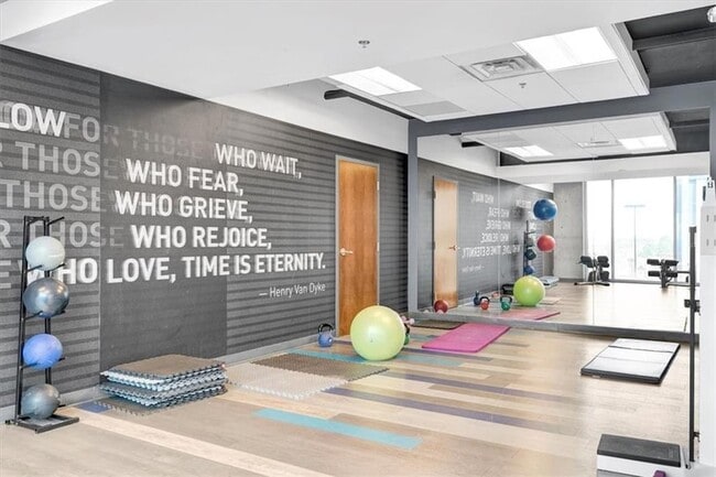 Building Photo - 400 W Peachtree St NW