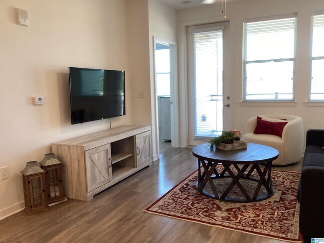 Building Photo - 2100 Canopy Trl