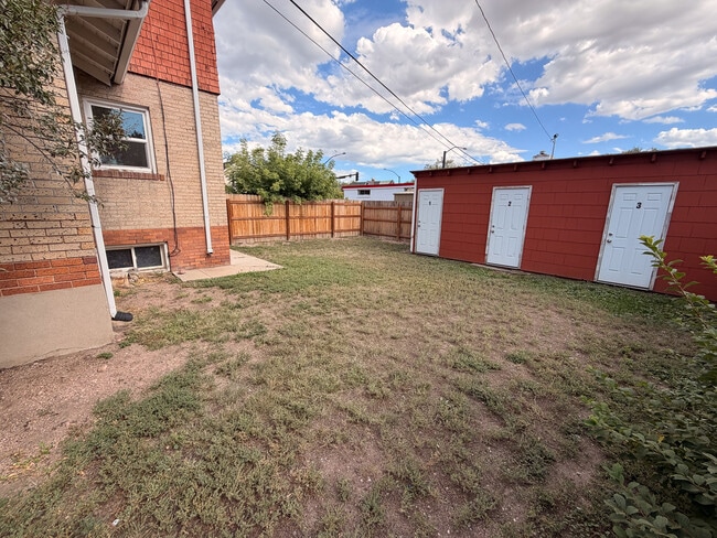 Building Photo - 2012 Evans Ave