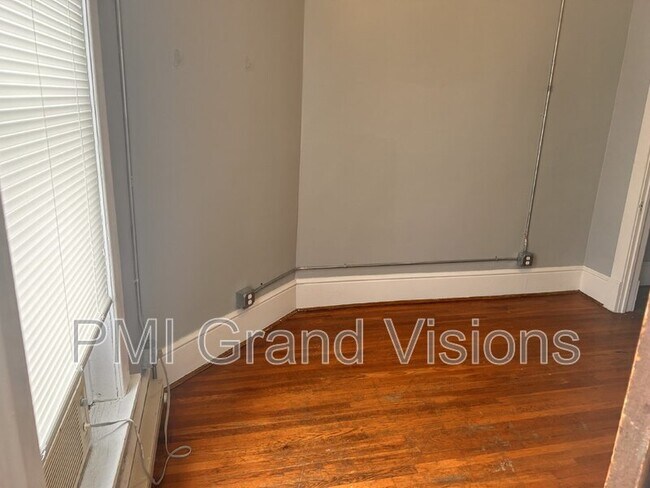 Building Photo - 601 1/2 Monroe