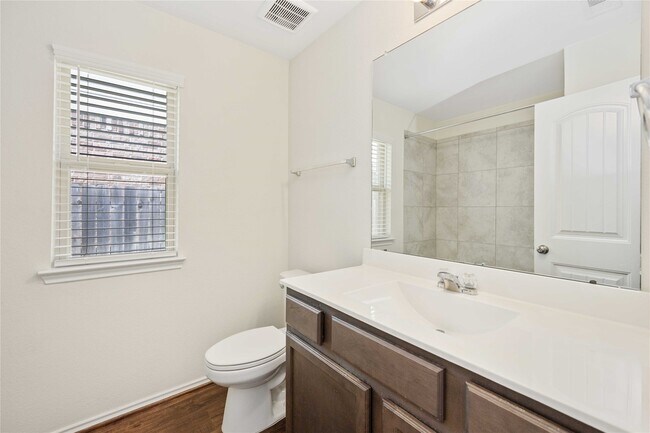 Building Photo - 26038 Quiet Field Ct
