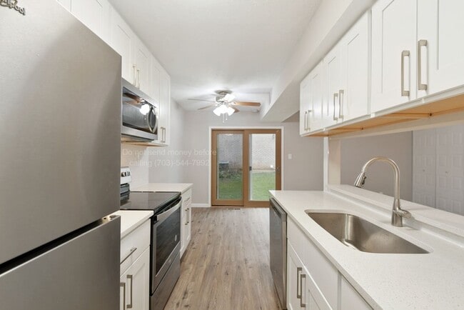 Building Photo - 90 Ridgelawn Rd