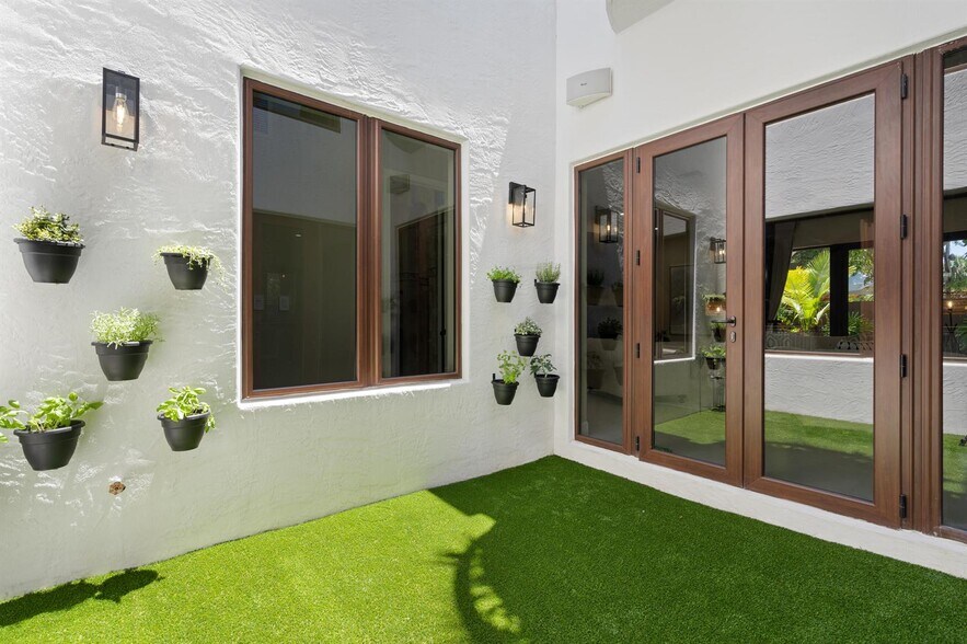 Building Photo - 1312 SE 2nd Ct