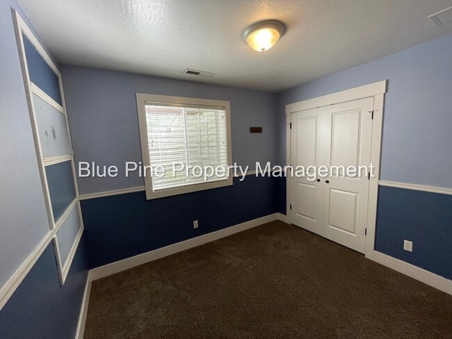 Building Photo - 3930 E Vision Dr