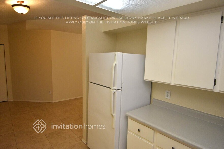 Building Photo - 3317 W Potter Dr