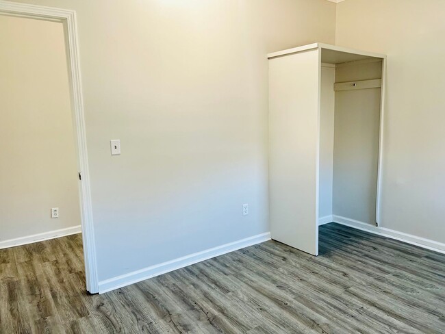 Building Photo - Newly remodeled 3 bedroom home in West Lou...