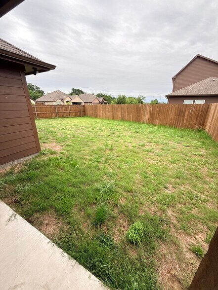 Building Photo - 601 Moseley Ln