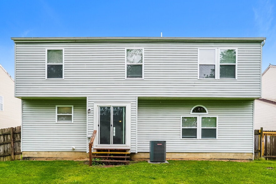 Building Photo - 5271 Gobel Dr