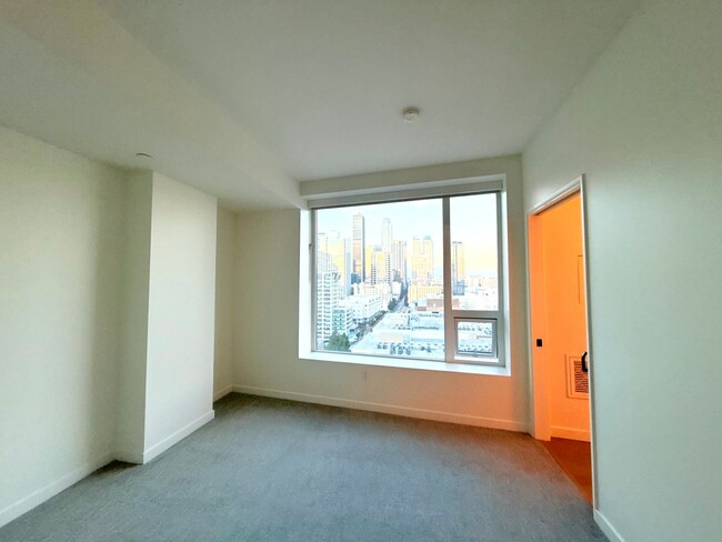 Building Photo - Very Unique Spacious Two Bedroom - Two bath luxury Condo with Views and Pool