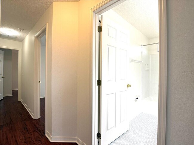 Building Photo - 538 Solana Cir