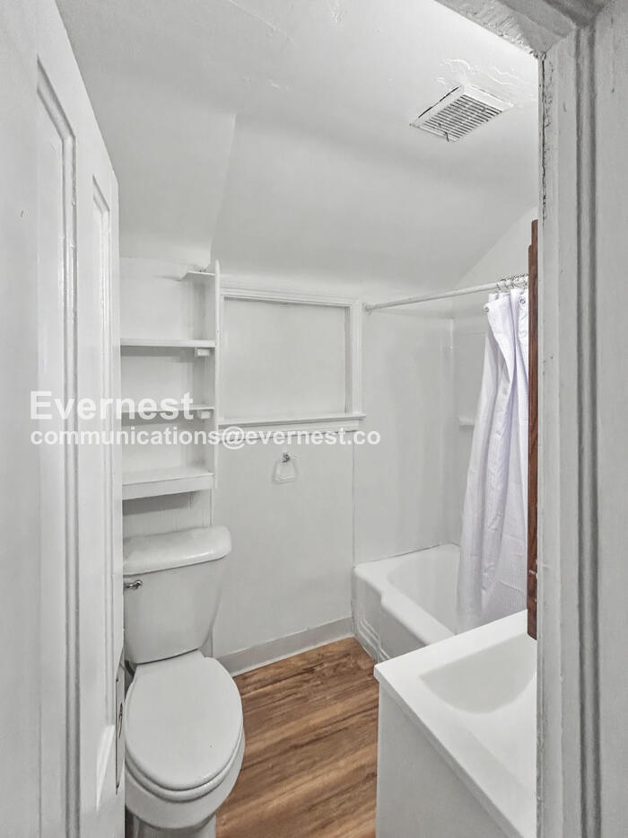 Building Photo - 3880 W 37th St