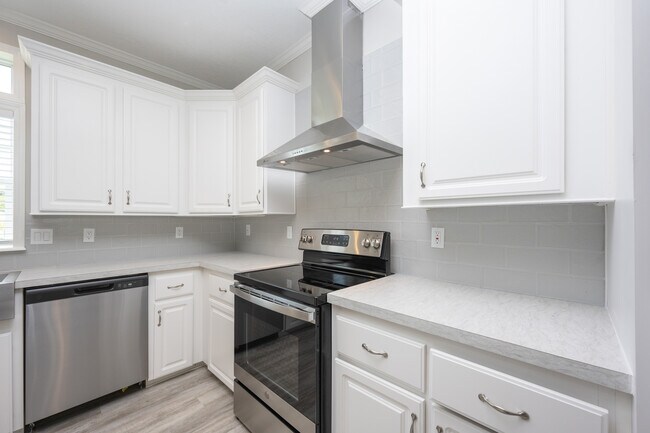 Building Photo - 1620 Killarney Ct