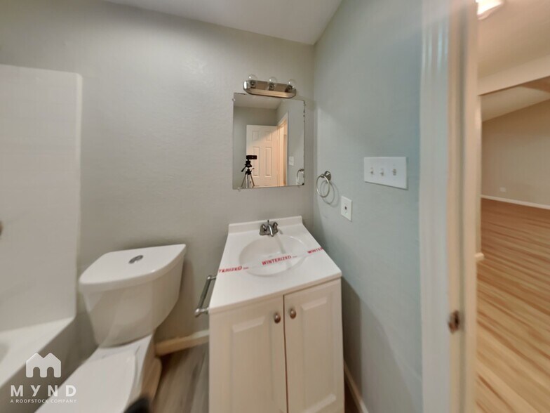 Building Photo - 5208 Rowcrop Dr