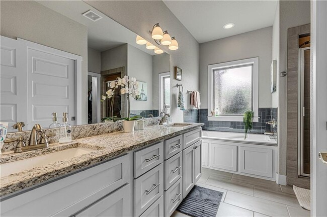 Building Photo - 2630 E Bayside Xing