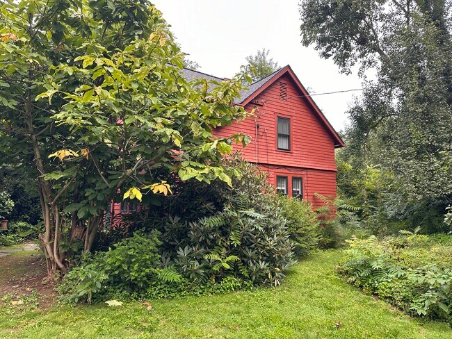 Sideview - 825 Prospect Ave