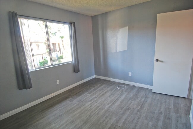 Building Photo - 1097 S Santo Antonio Dr