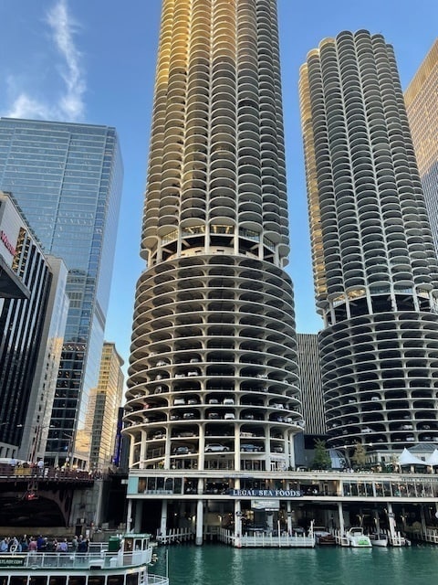Building Photo - 300 N State St