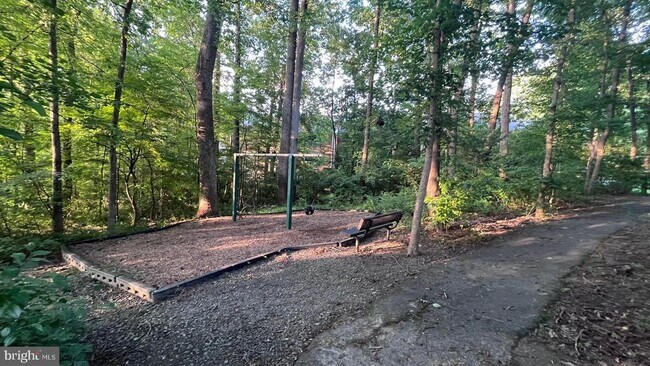 Building Photo - 5904 Cove Landing Rd