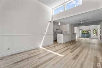 Building Photo - Top-Floor 1-Bedroom Condo with Vaulted Cei...