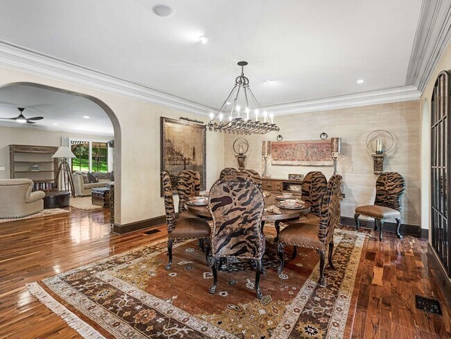 Building Photo - 3807 Harding Pl