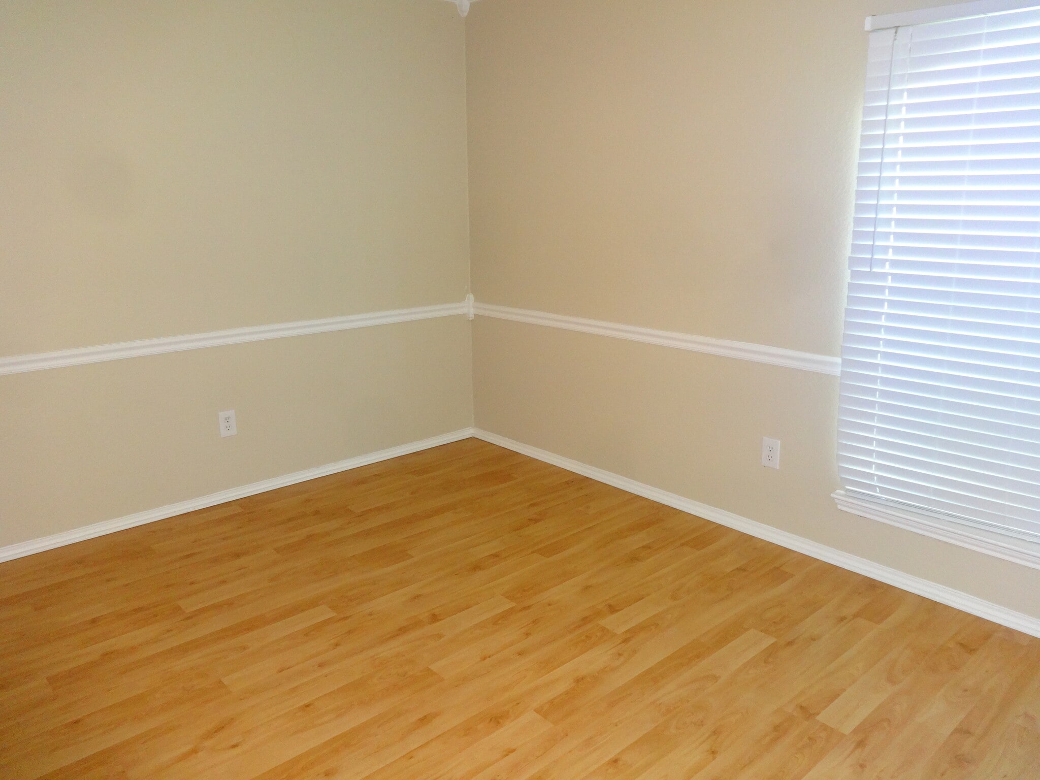 Building Photo - 1909 Wahoo Dr