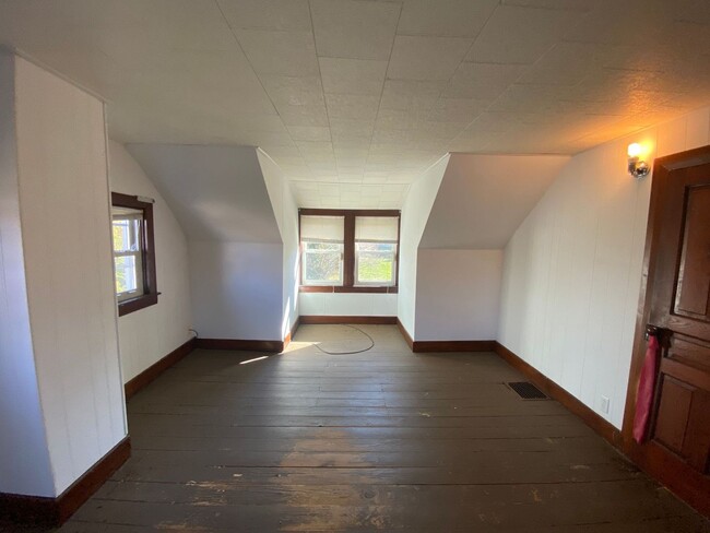 Building Photo - Your New Home in Dallastown!!